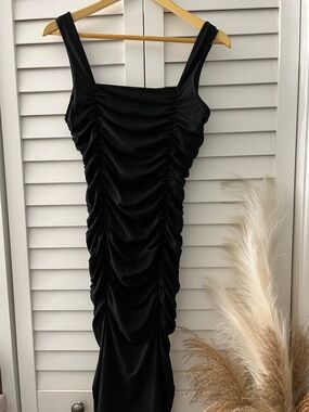 Black Ruched Bodycon Dress - Sleek Evening Dress